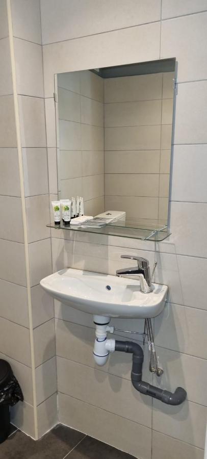 Hotel Sainte-Barbe Guignes-Rabutin Bagian luar foto